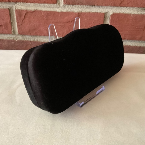 Gucci Black Velvet Clamshell Sunglasses Case NEW main image 14
